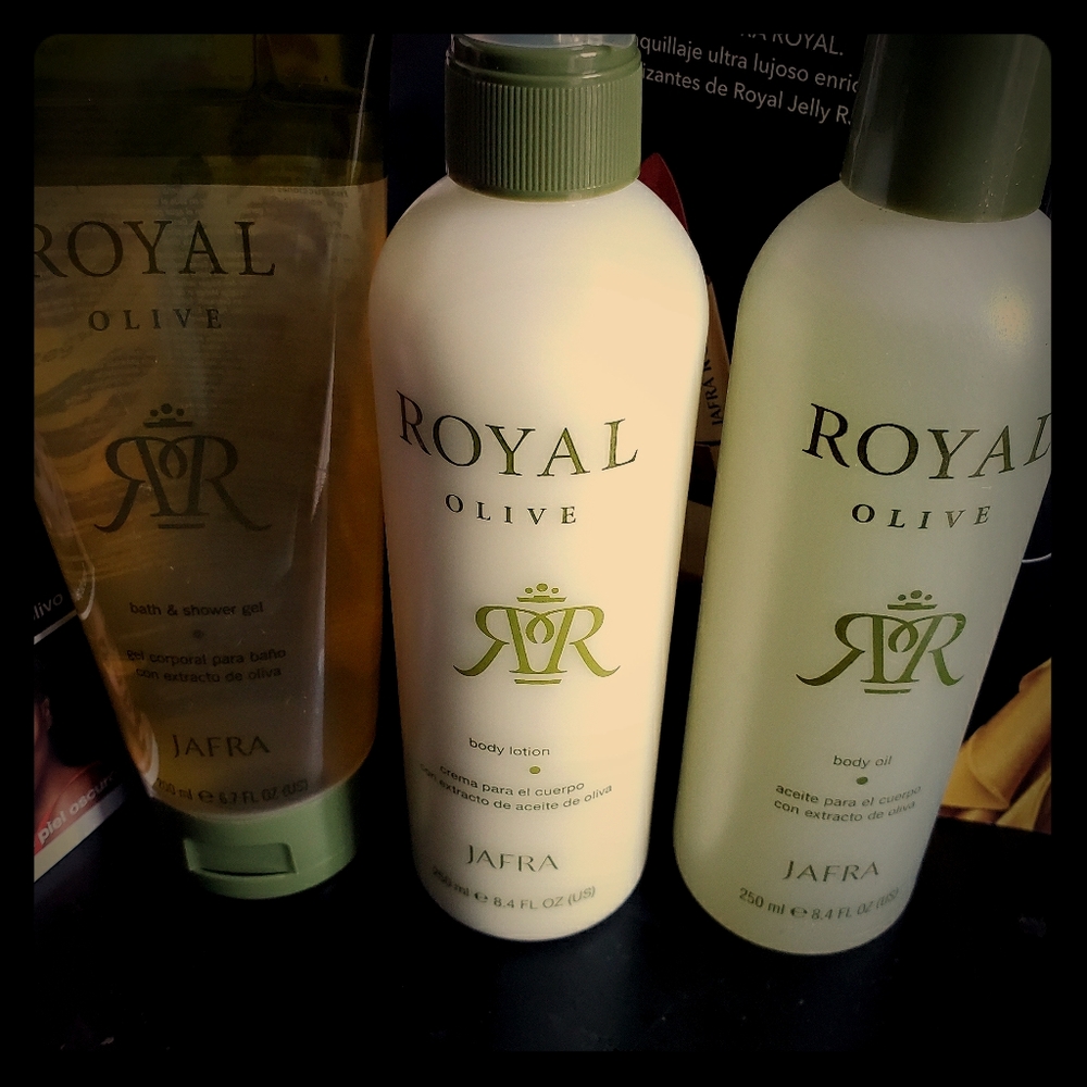 Royal olive sethbody locion y jabon de bańo y acei